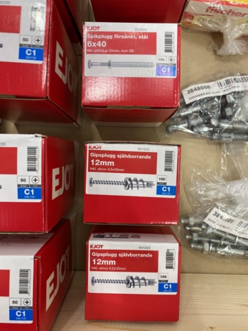 994018-17 Assortment of Concrete Screw & Metal Expander