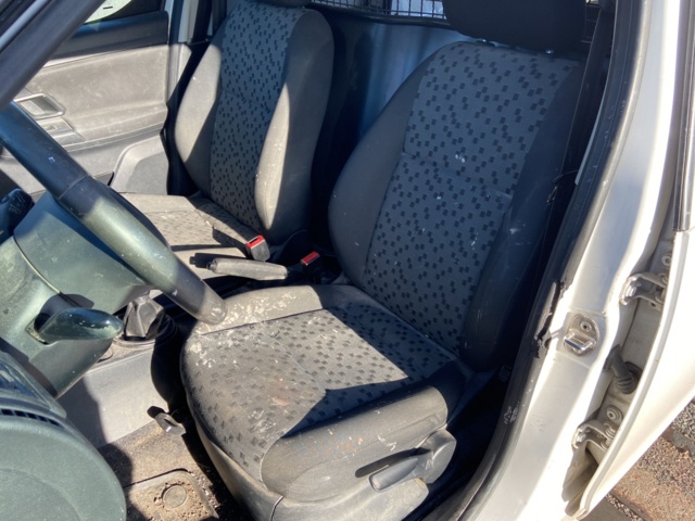 946660-25 Skoda Roomster Praktik 1.2 - 2015