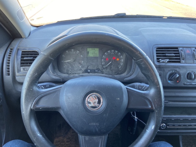 946660-40 Skoda Roomster Praktik 1.2 - 2015
