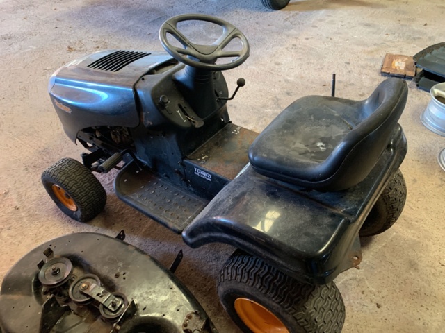 994024-3 Partner lawnmower tractor rep. object