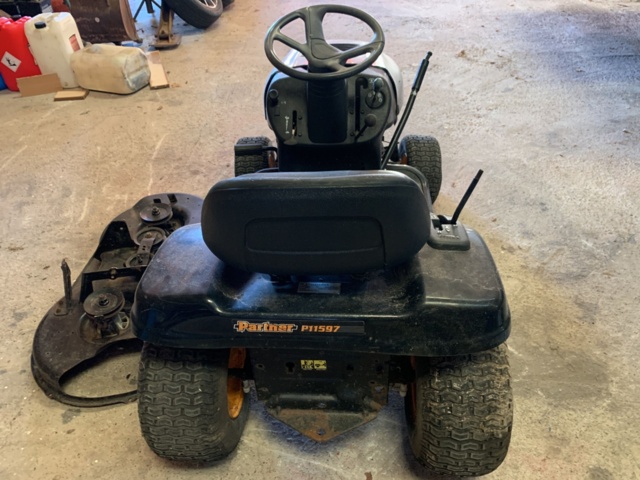 994024-4 Partner lawnmower tractor rep. object