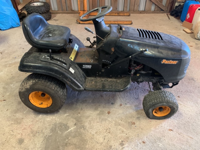 994024-1 Partner lawnmower tractor rep. object