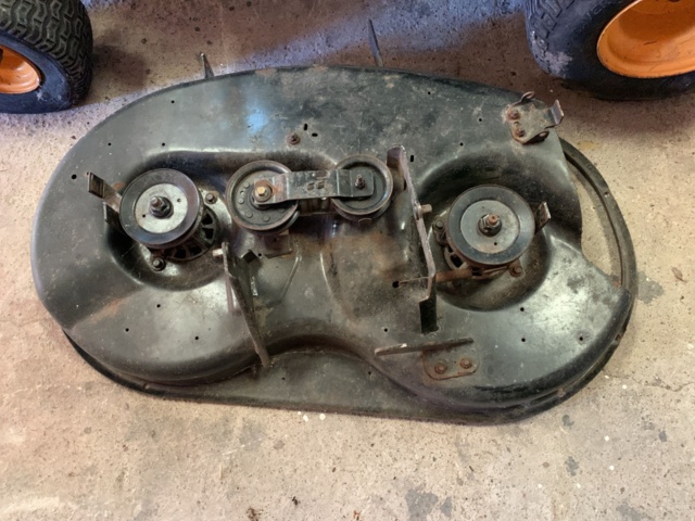 994024-11 Partner lawnmower tractor rep. object