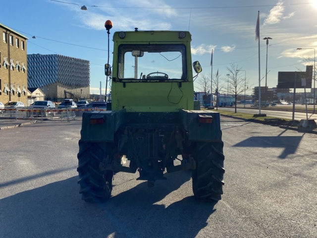 946661-6 Mercedes Benz MB TRAC 900 -1984