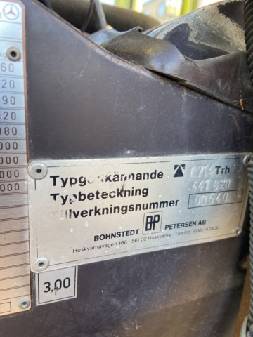 946661-32 Mercedes Benz MB TRAC 900 -1984