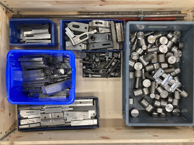 993701-1 Clamping elements and parallel pieces, etc