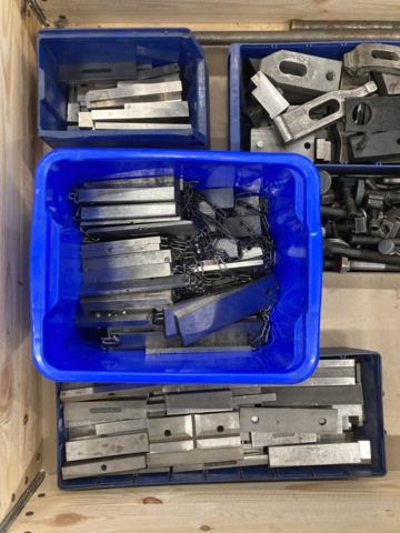 993701-2 Clamping elements and parallel pieces, etc