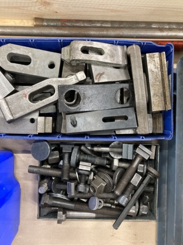 993701-3 Clamping elements and parallel pieces, etc