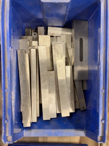 993701-7 Clamping elements and parallel pieces, etc