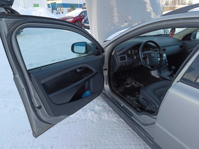 928860-58 Volvo V70 2.4D -2008 Repair item