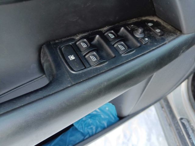 928860-61 Volvo V70 2.4D -2008 Repair item