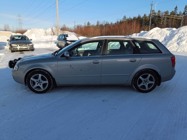 928861-2 Audi A4 Avant 3.0 V6 quattro -2001