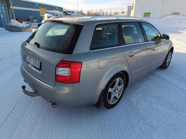 928861-5 Audi A4 Avant 3.0 V6 quattro -2001