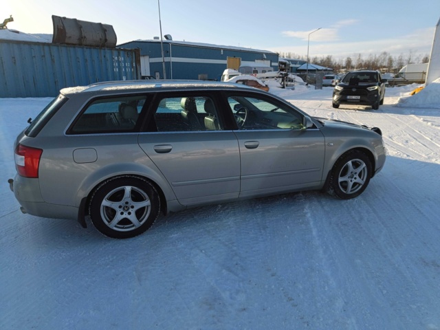 928861-6 Audi A4 Avant 3.0 V6 quattro -2001