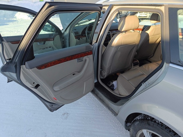 928861-60 Audi A4 Avant 3.0 V6 quattro -2001