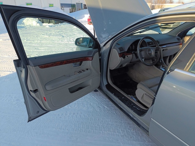 928861-64 Audi A4 Avant 3.0 V6 quattro -2001