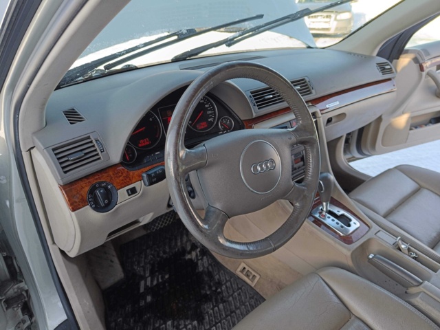 928861-66 Audi A4 Avant 3.0 V6 quattro -2001