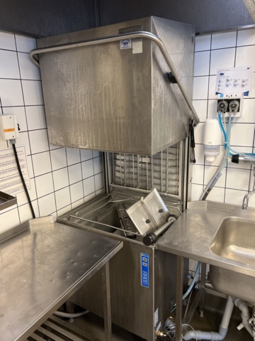 923192-2 Washroom - Wexiö WD8, input and output benches