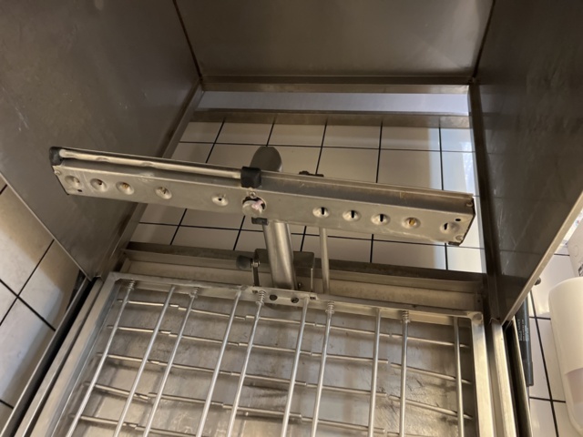 923192-6 Washroom - Wexiö WD8, input and output benches