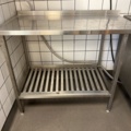 923192-8 Washroom - Wexiö WD8, input and output benches