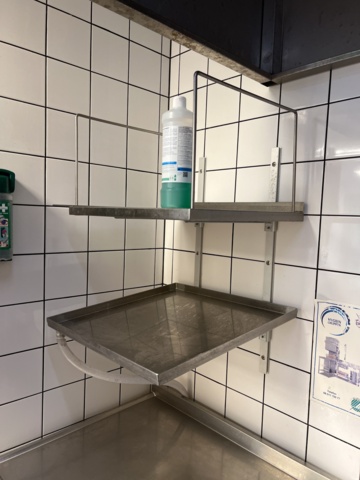 923192-11 Washroom - Wexiö WD8, input and output benches