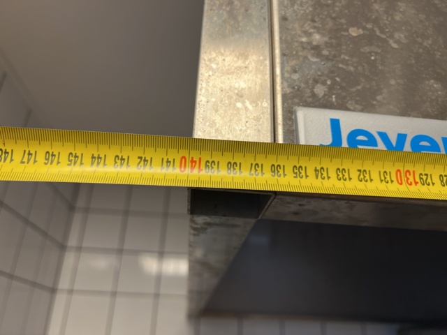 923192-19 Washroom - Wexiö WD8, input and output benches