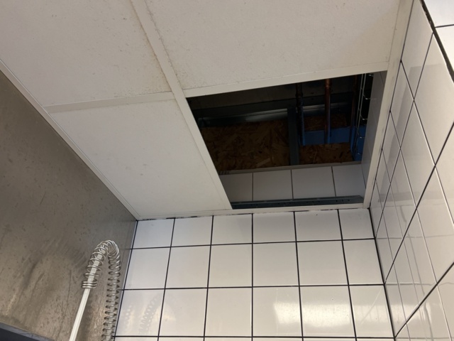 923192-28 Washroom - Wexiö WD8, input and output benches