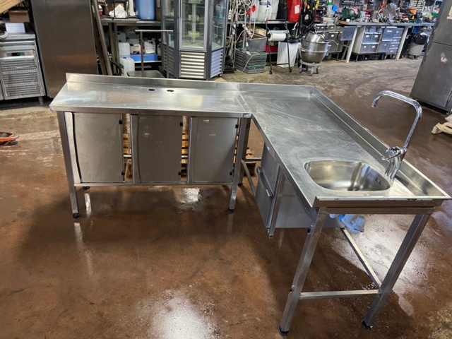 897686-1 Stainless work/sink in an angle with 3 cupboards, 2 drawers and thermostatic mixer