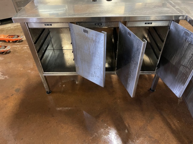 897686-3 Stainless work/sink in an angle with 3 cupboards, 2 drawers and thermostatic mixer