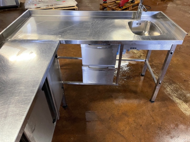 897686-4 Stainless work/sink in an angle with 3 cupboards, 2 drawers and thermostatic mixer