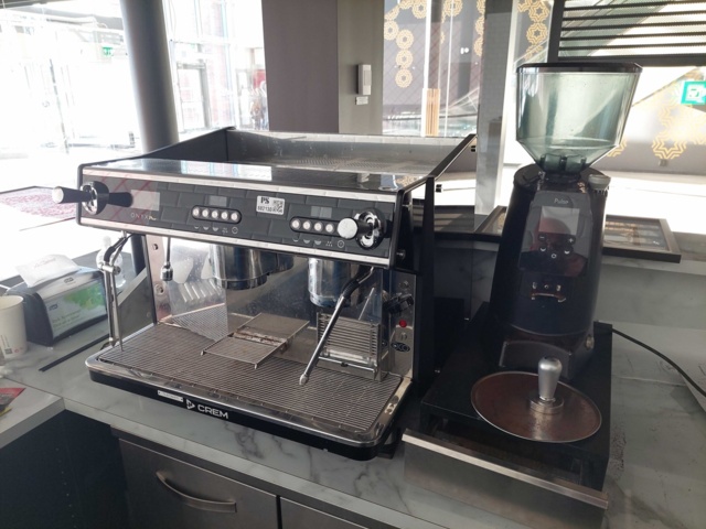 882139-2 ONYX Pro espresso machine and Pulse coffee grinder