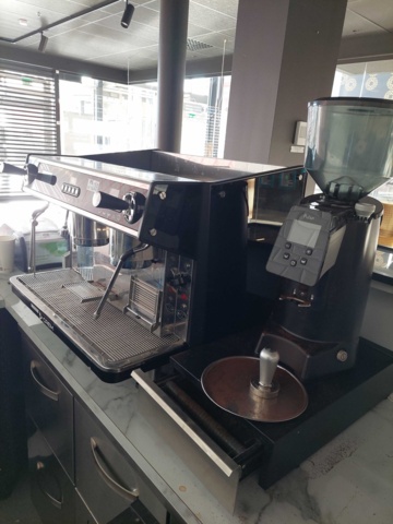 882139-5 ONYX Pro espresso machine and Pulse coffee grinder