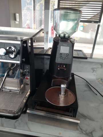 882139-10 ONYX Pro espresso machine and Pulse coffee grinder