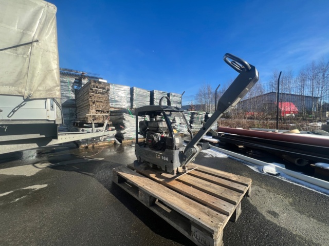 995037-4 Ground vibrator "Toad", Atlas Copco LG 164