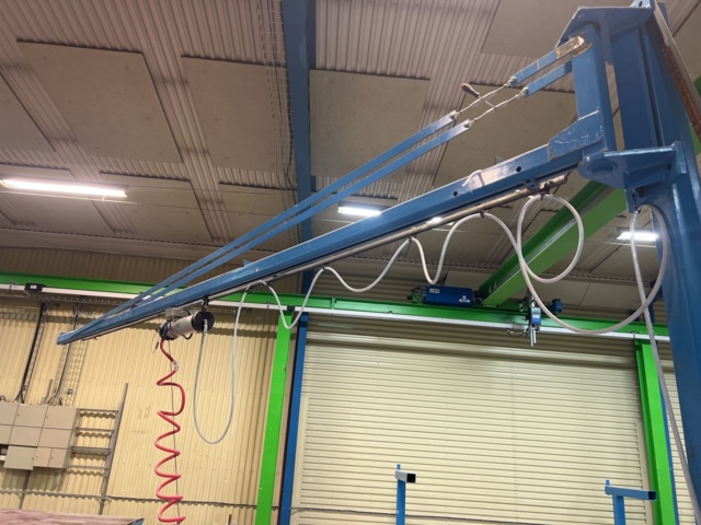 985268-2 Column crane