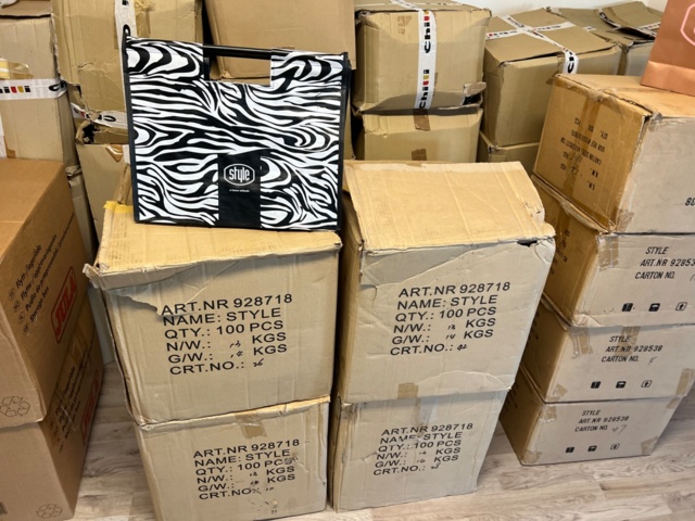 953418-8 Parti Presentkartong planoval svart m.m (ca4750st)