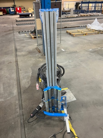 985171-2 Cutting bench with tin shears and coarse vacuum cleaner Lindab