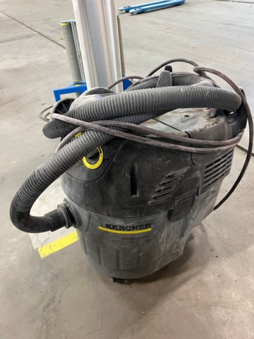 985171-3 Cutting bench with tin shears and coarse vacuum cleaner Lindab