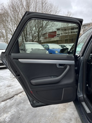 988385-24 Audi A4 Avant 1.8 T quattro -06