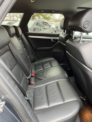 988385-28 Audi A4 Avant 1.8 T quattro -06