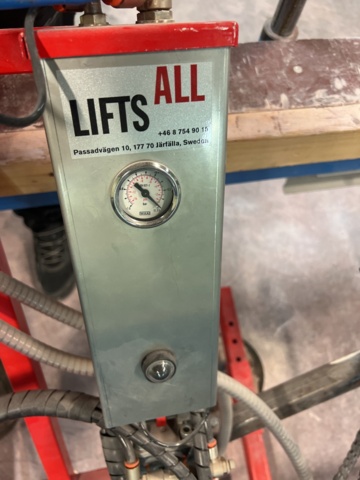 985268-7 Column crane