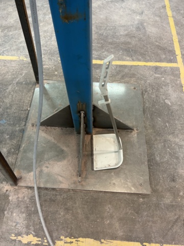 985268-9 Column crane