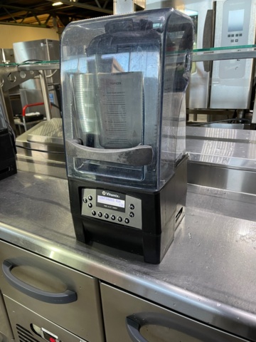 897710-1 Vitamixer "The Quiet One" from 2019. Tested, works well