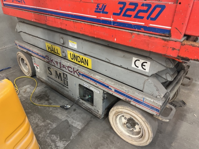985290-2 Scissor lift SkyJack SJ III - 3220 -1999