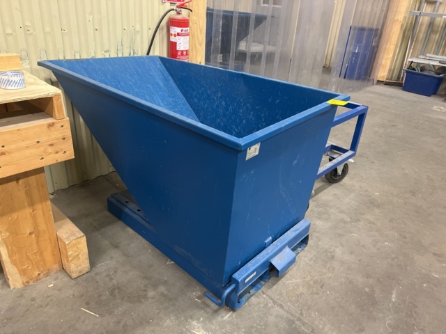 985298-3 Tipper container AJ 600L and trailer