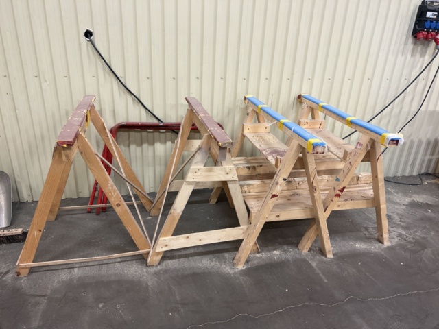 985299-2 Saw bench, cutting rail, work stands and building center