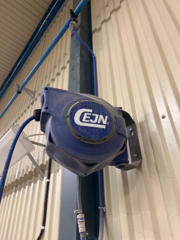 985303-3 Cable and compressed air hose reels 1/3pc