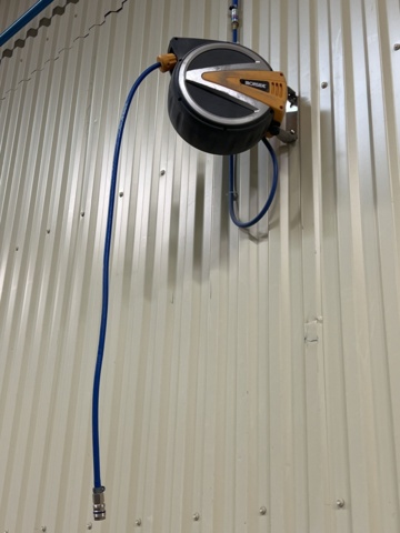 985303-4 Cable and compressed air hose reels 1/3pc