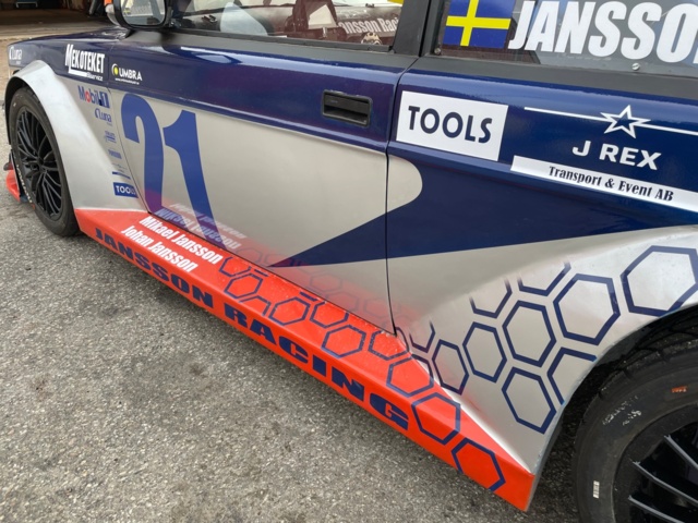 991230-22 Racing car Volvo 240 T5