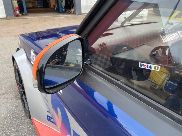 991230-23 Racing car Volvo 240 T5